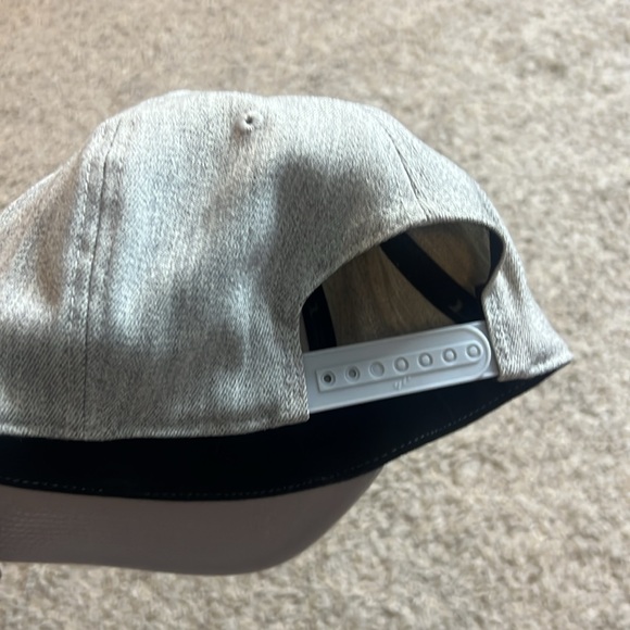New Built Hat Cap Stretch Fit Trucker Hat Snap Back Gray Adult One Size Hat - Picture 3 of 5